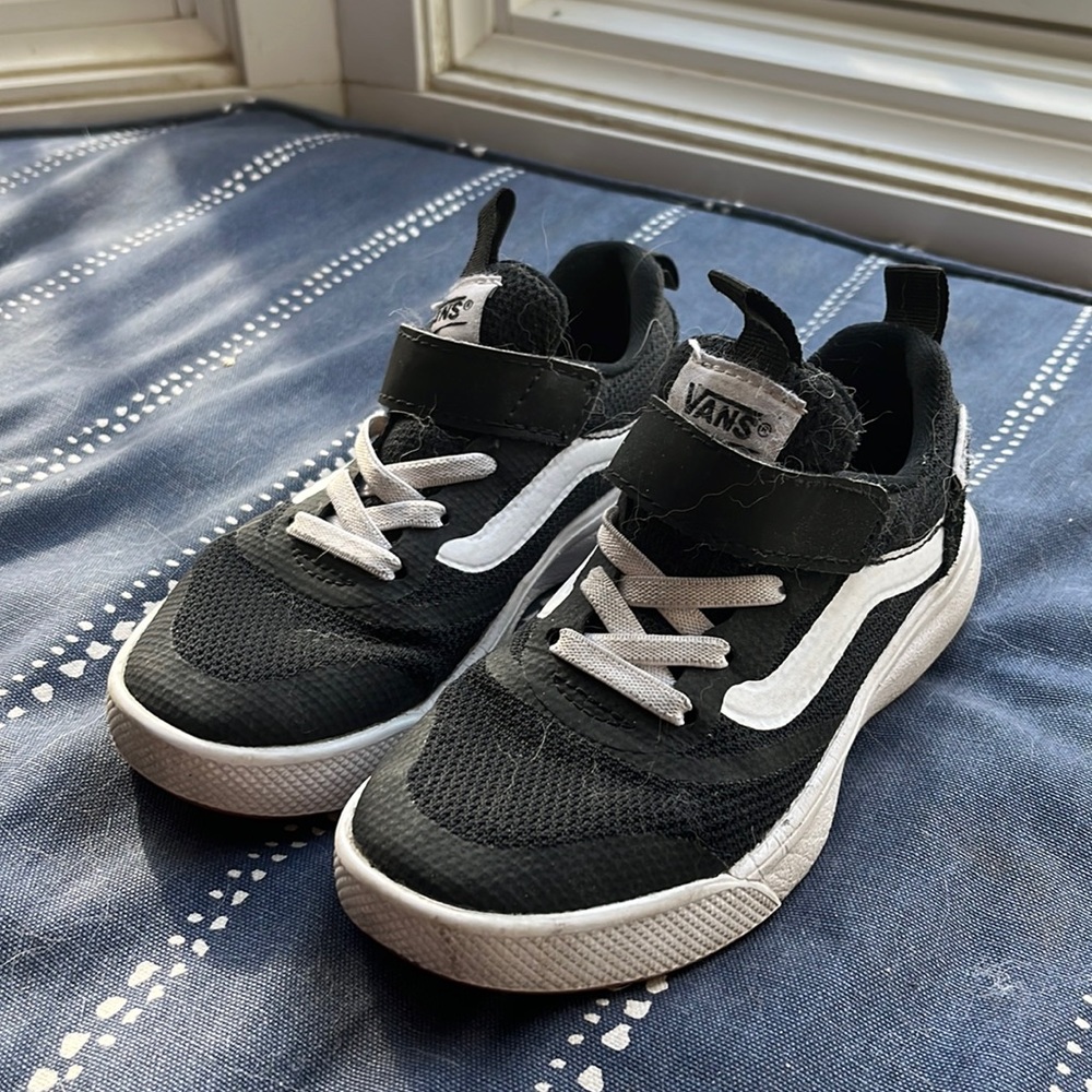 Vans black KIDS ULTRARANGE sneakers shoes size 12